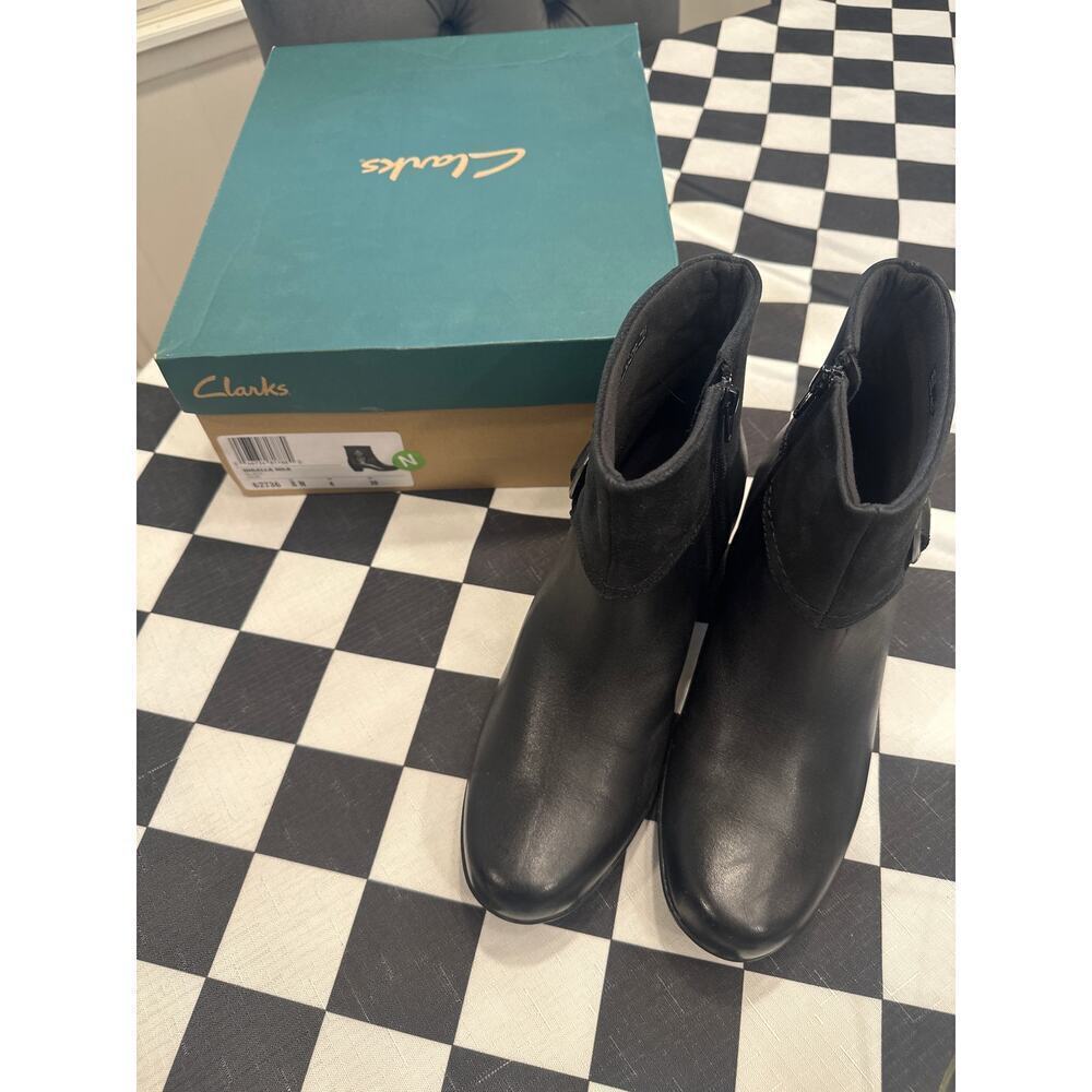 Clarks Women's Ingalls Nile Boot Size 8 N Block Heel Black Leather Suede Bootie